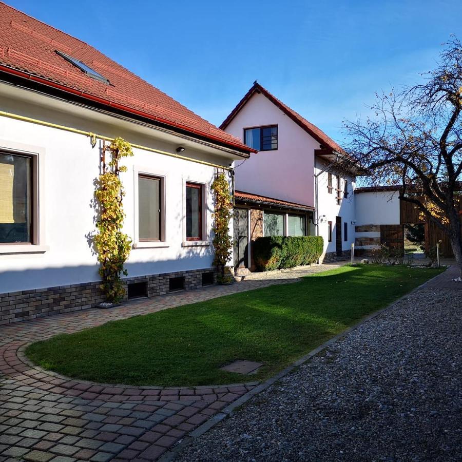 Neustadt Villa Cristian  Luaran gambar
